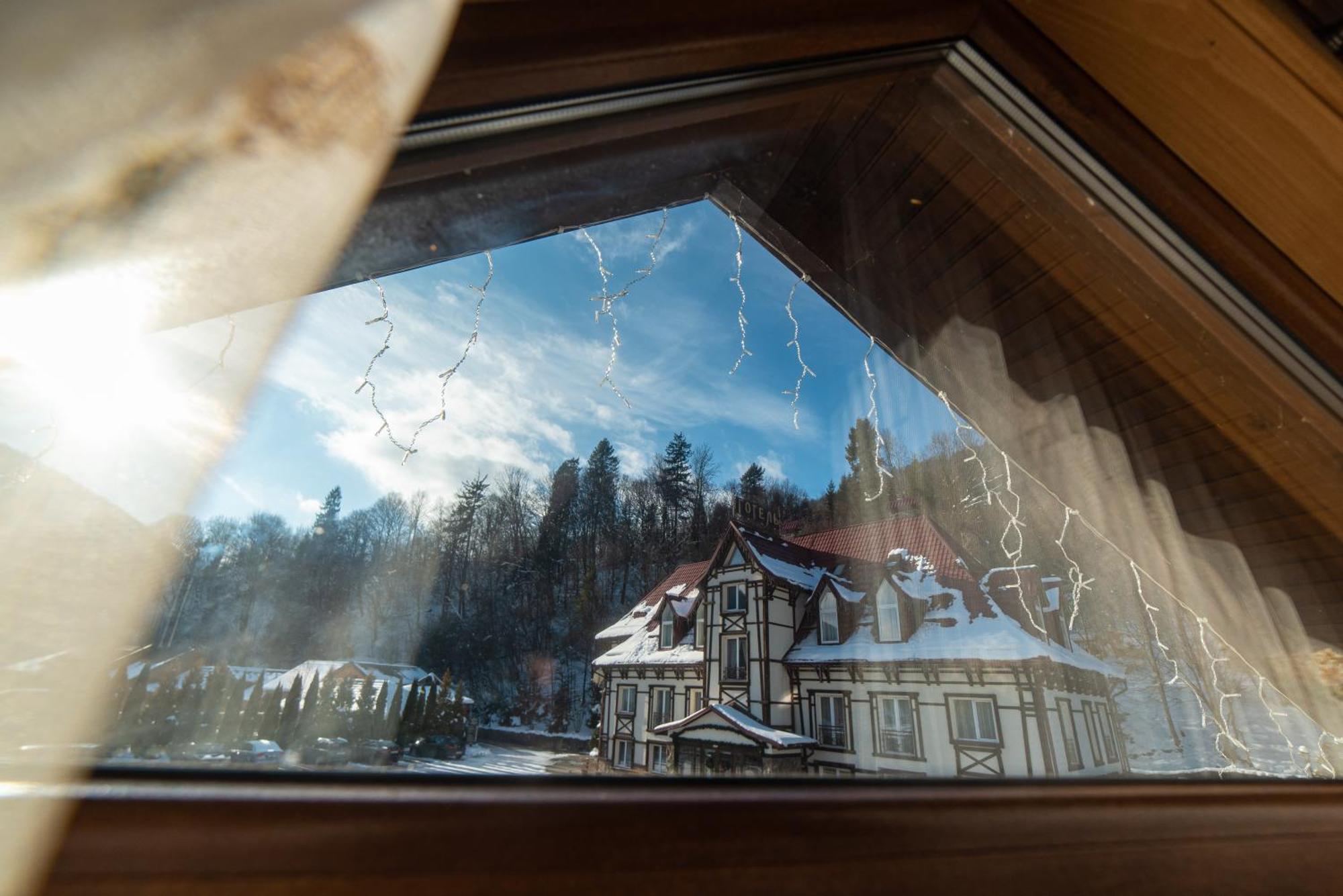 Zolota Forel Hotel Korostov Exterior photo