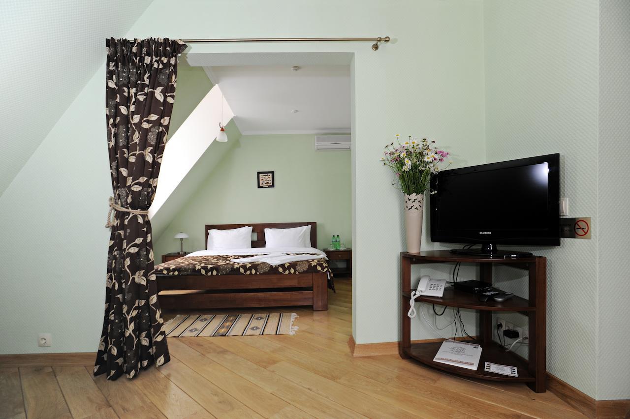 Zolota Forel Hotel Korostov Room photo